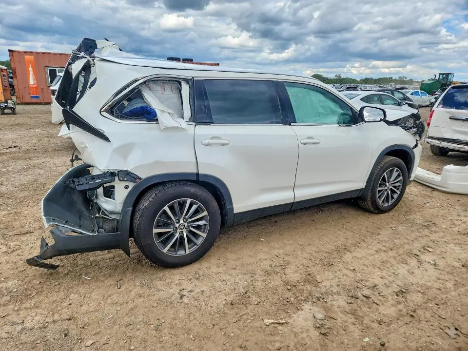 2019 TOYOTA HIGHLANDER XLE  