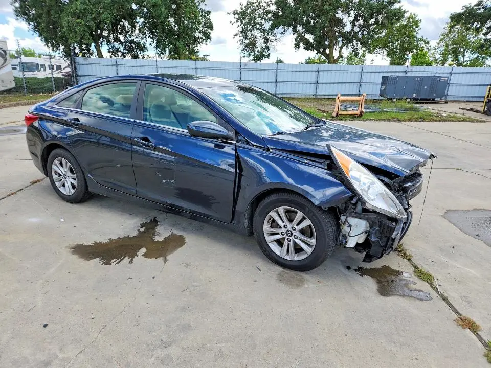2013 HYUNDAI SONATA GLS  