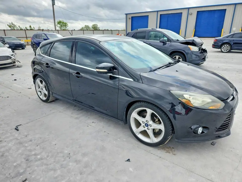 2014 FORD FOCUS TITANIUM  