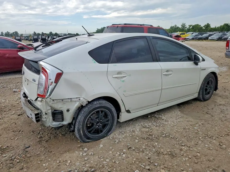 2015 TOYOTA PRIUS FOUR  