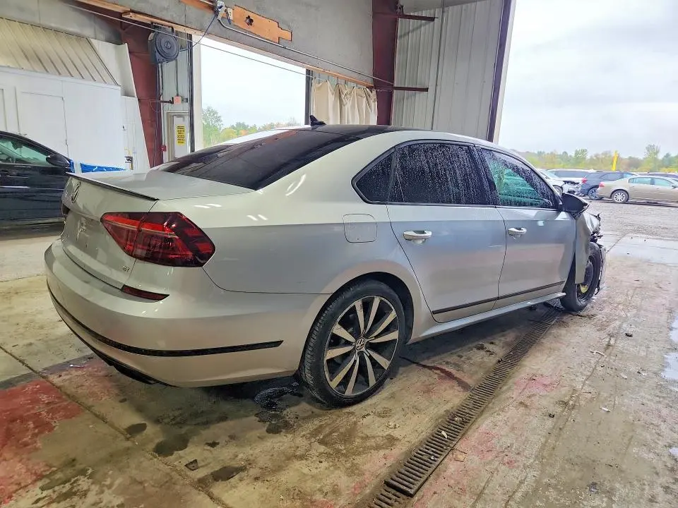 2018 VOLKSWAGEN PASSAT GT  