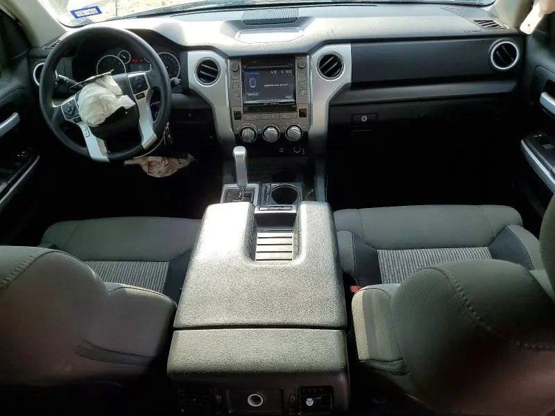 2017 TOYOTA TUNDRA CREWMAX SR5  