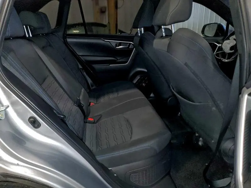 2023 TOYOTA RAV4 SE  