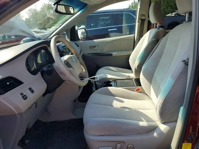 2012 TOYOTA SIENNA LE  