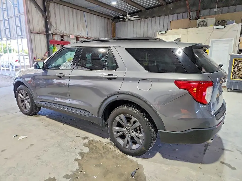 2021 FORD EXPLORER XLT  