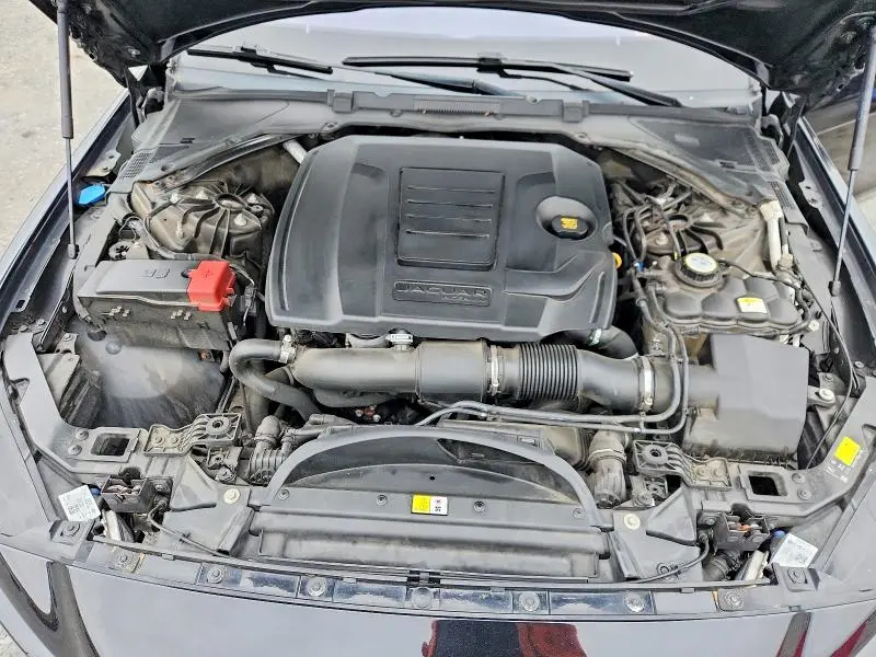 2018 JAGUAR XE PREMIUM  