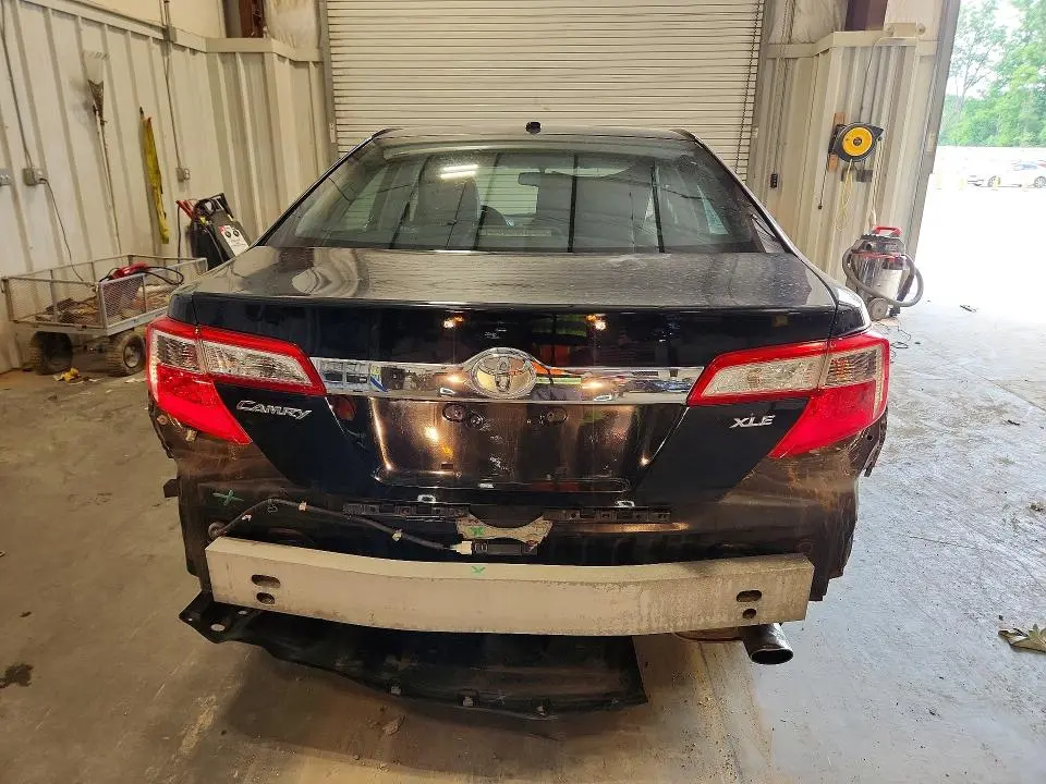 2013 TOYOTA CAMRY XLE  