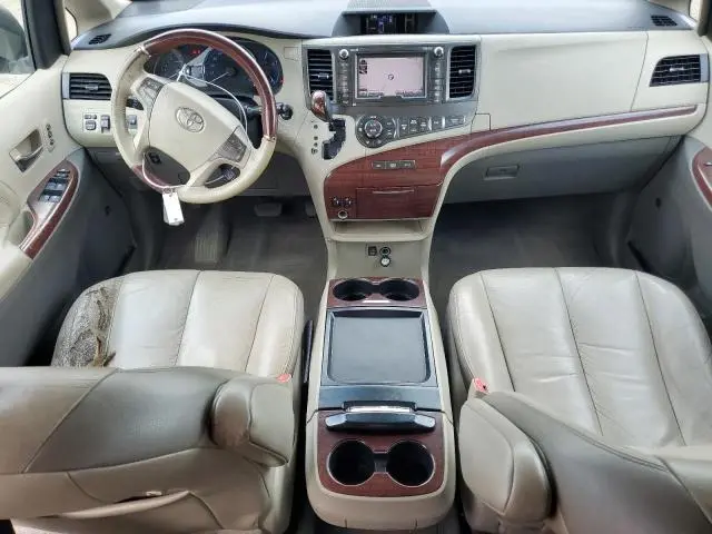 2011 TOYOTA SIENNA XLE  
