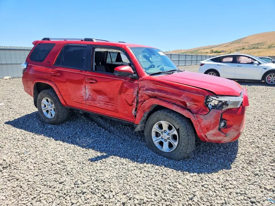 2021 TOYOTA 4RUNNER SR5  