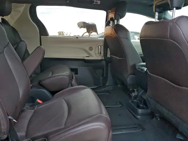 2023 TOYOTA SIENNA LIMITED  