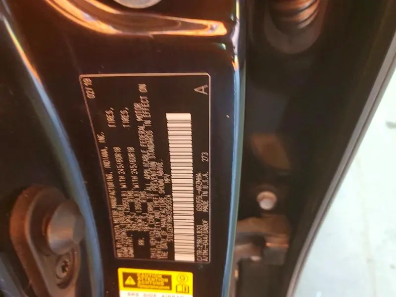 2019 TOYOTA HIGHLANDER SE  