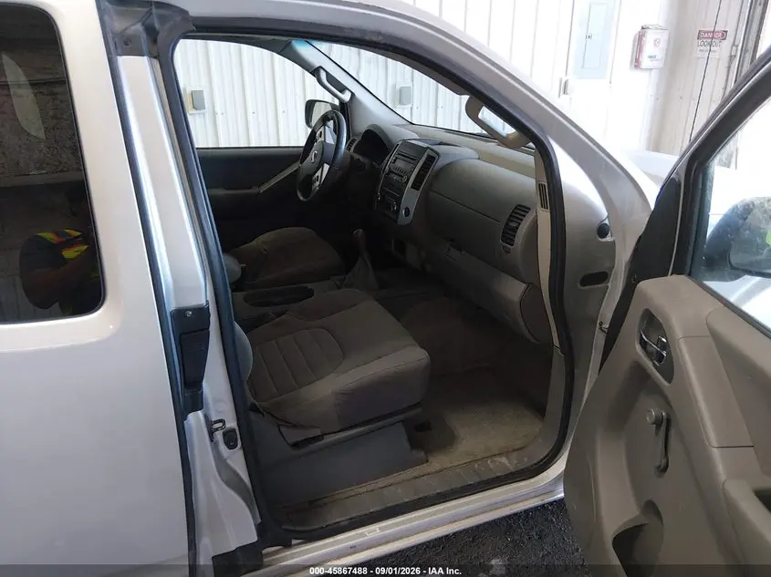 2014 NISSAN FRONTIER S
