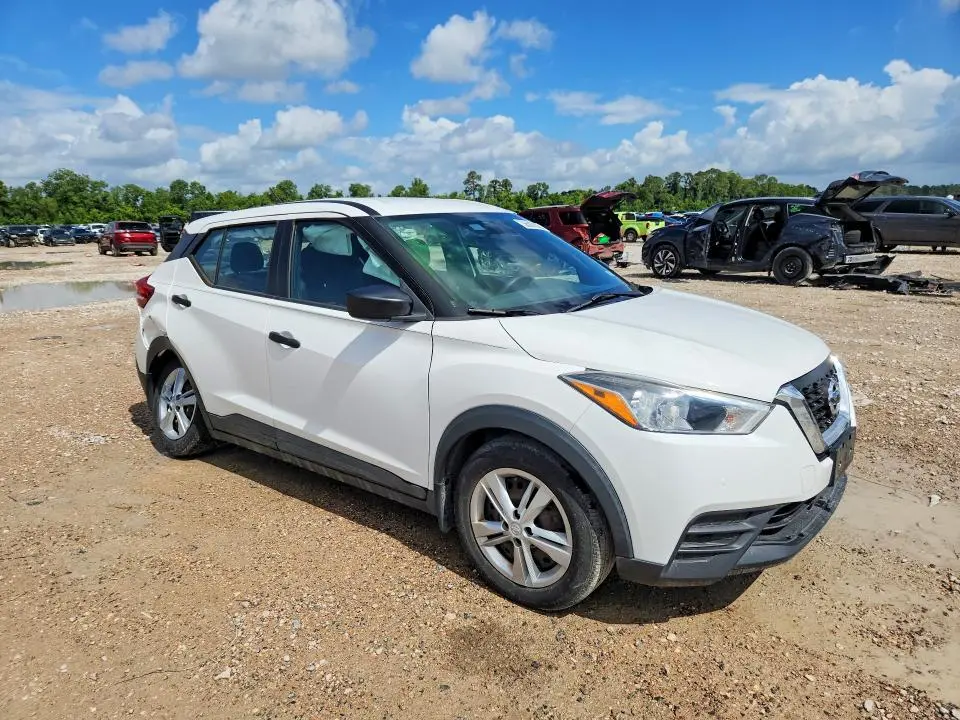 2020 NISSAN KICKS S  
