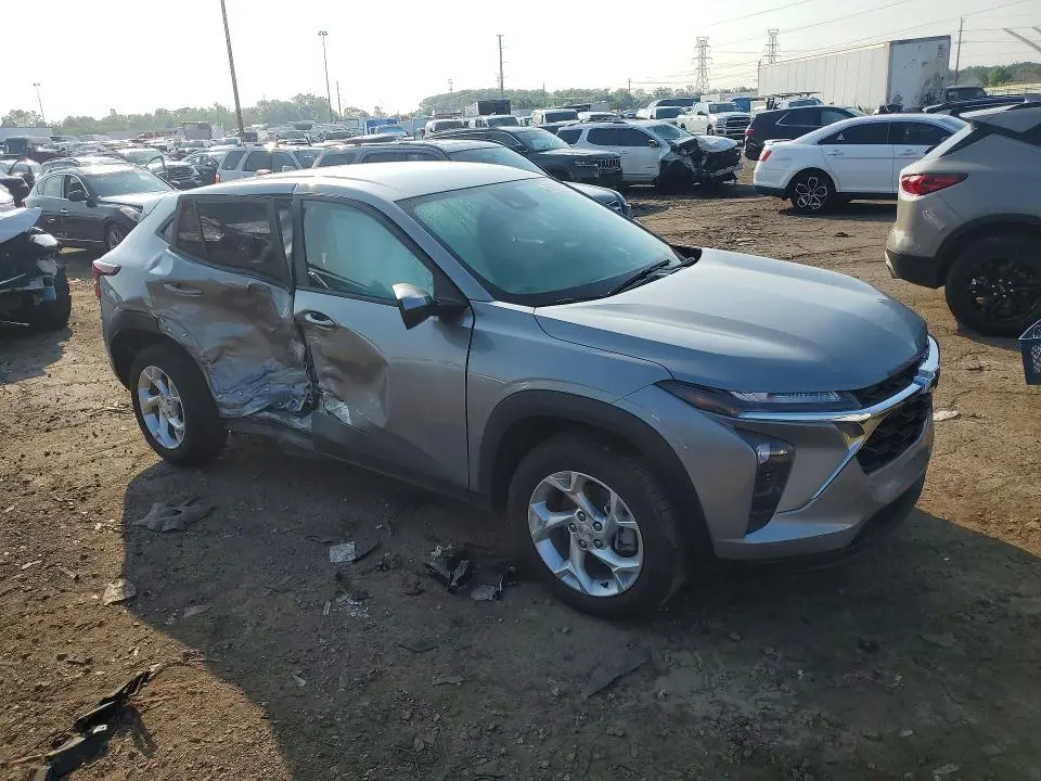 2025 CHEVROLET TRAX LS  