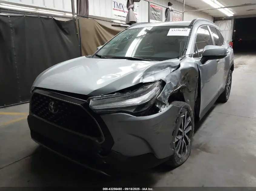 2024 TOYOTA COROLLA CROSS XLE