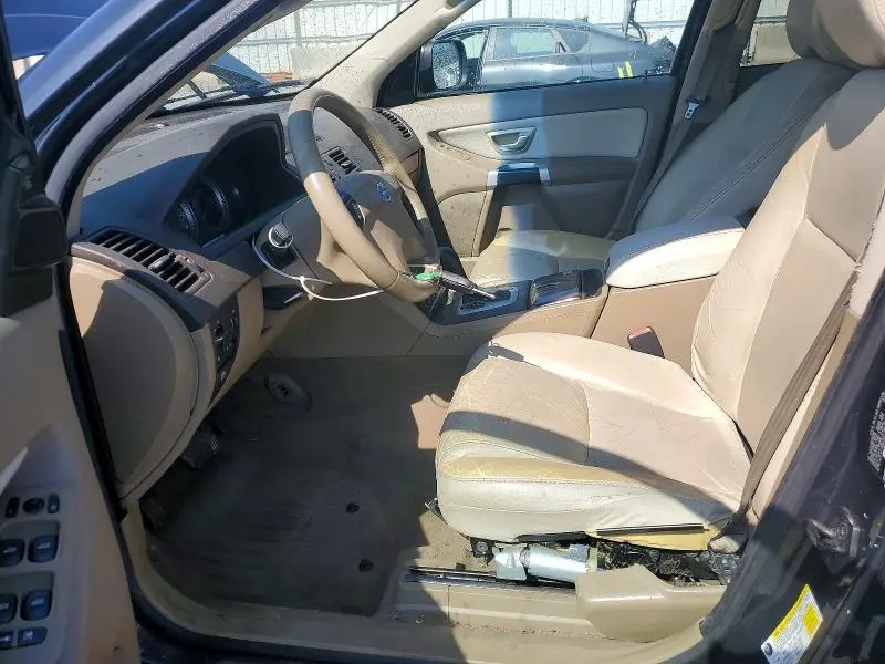 2011 VOLVO XC90 3.2  