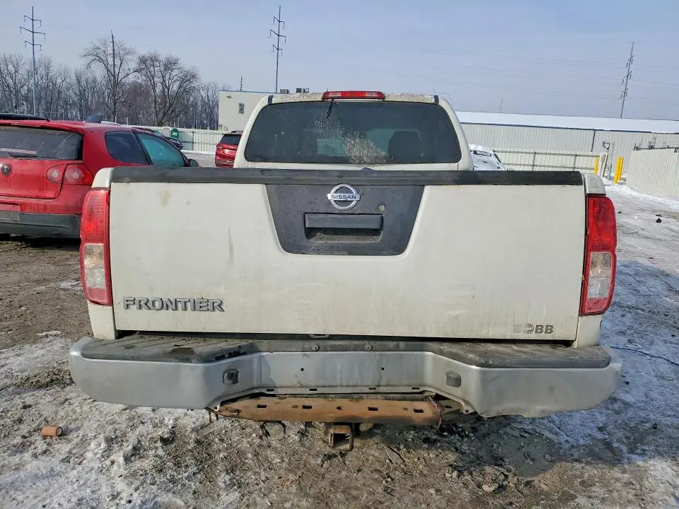 2015 NISSAN FRONTIER S  