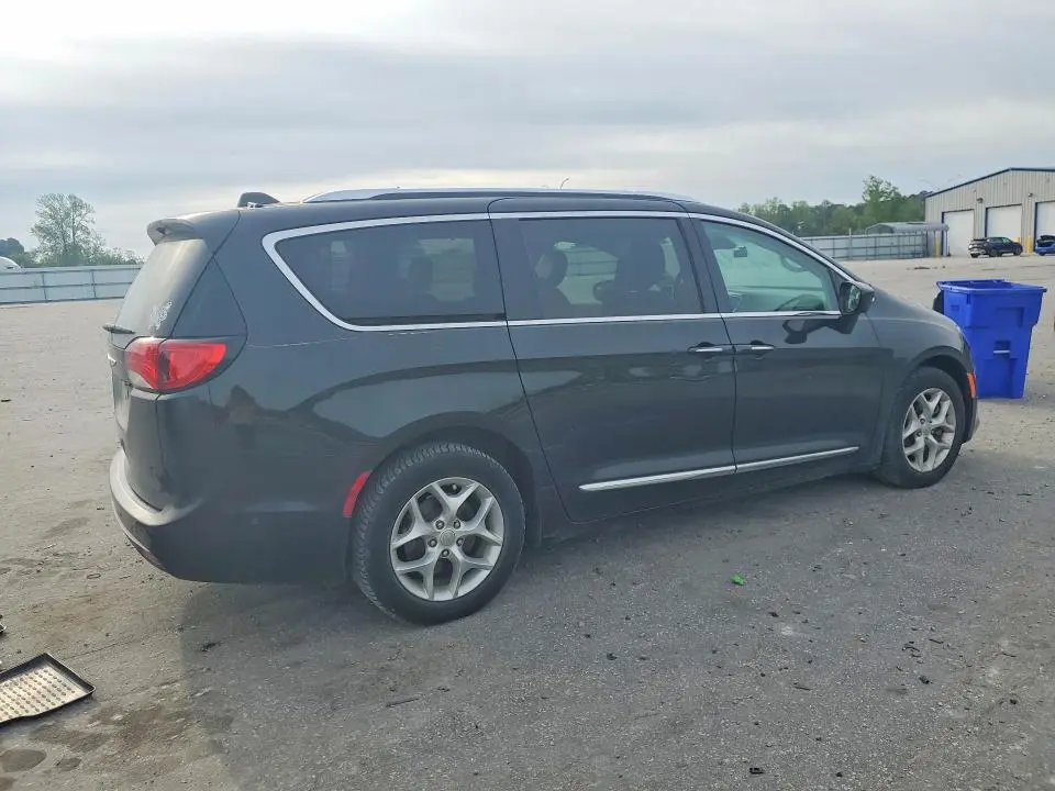 2017 CHRYSLER PACIFICA TOURING L PLUS  