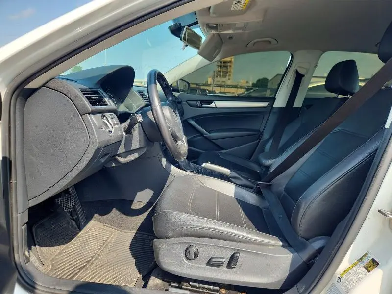 2015 VOLKSWAGEN PASSAT S  