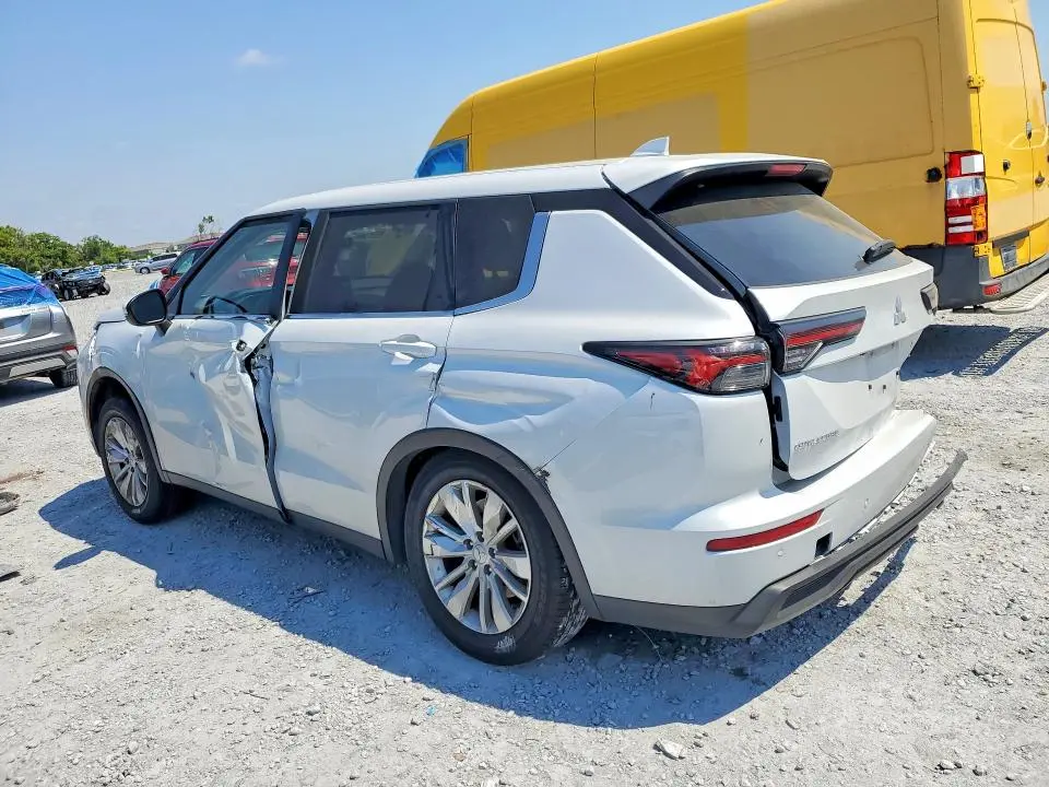 2025 MITSUBISHI OUTLANDER ES  