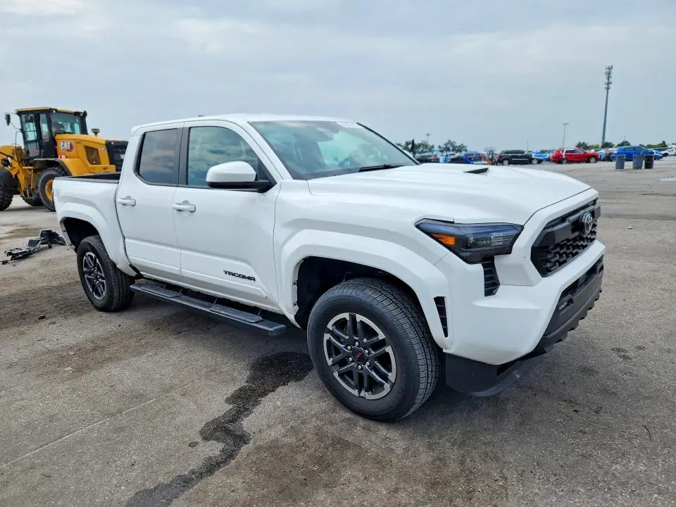 2025 TOYOTA TACOMA TRD SPORT  