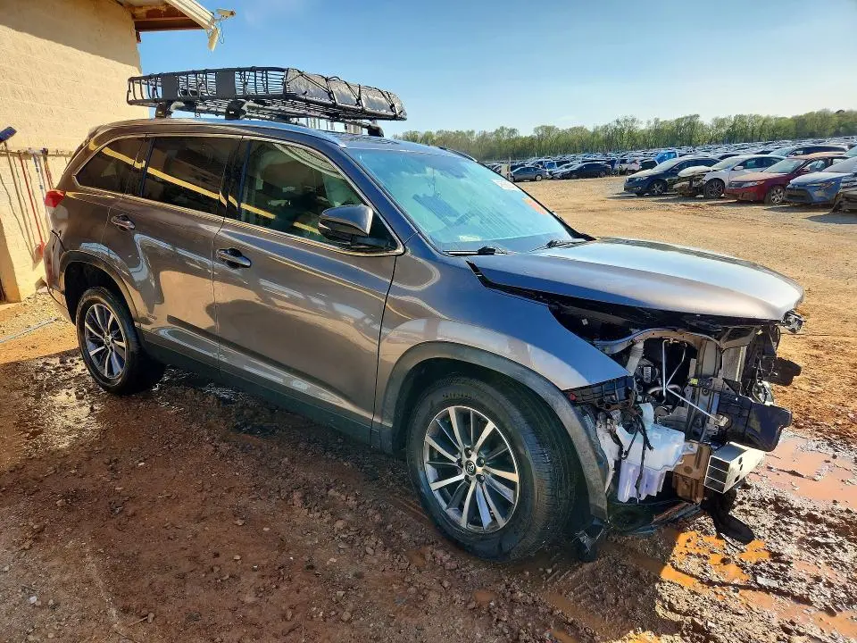 2019 TOYOTA HIGHLANDER XLE  