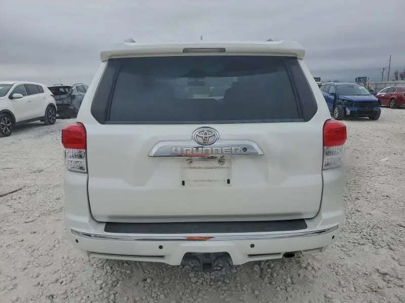 2011 TOYOTA 4RUNNER SR5  