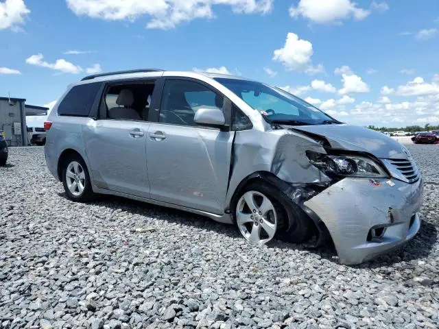 2017 TOYOTA SIENNA LE  