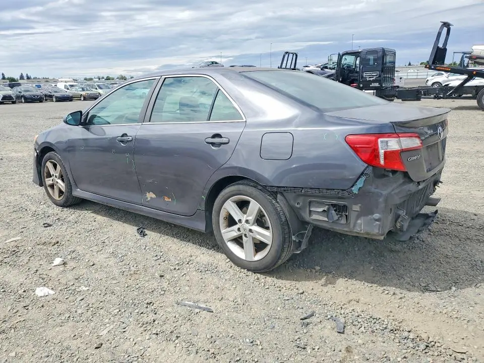 2014 TOYOTA CAMRY SE  