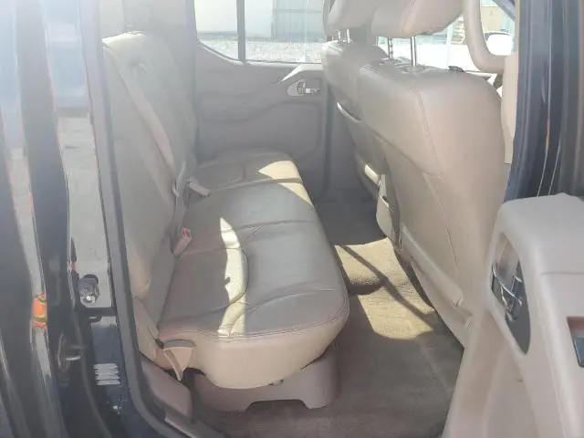 2010 NISSAN FRONTIER CREW CAB SE  