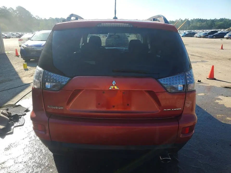 2010 MITSUBISHI OUTLANDER SE  