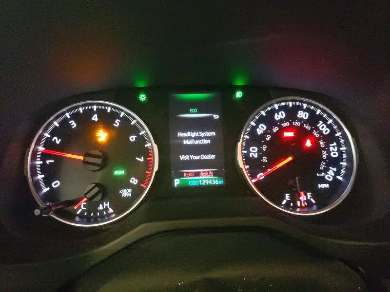 2020 TOYOTA RAV4 XLE  