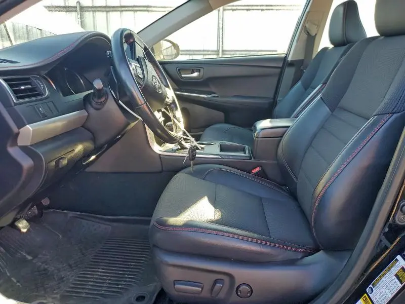 2016 TOYOTA CAMRY LE  