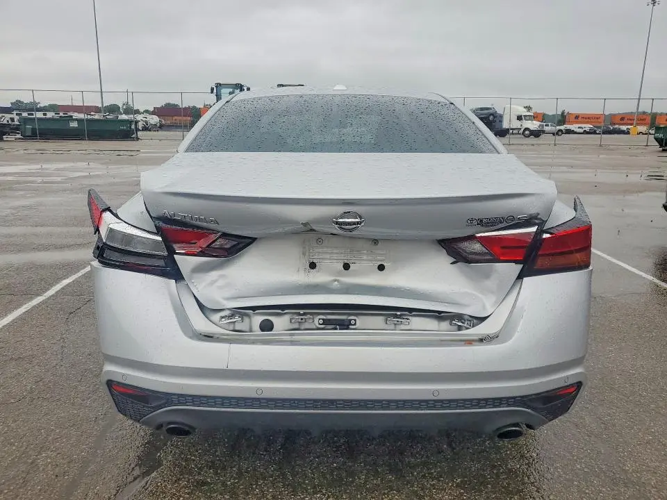 2021 NISSAN ALTIMA SR  