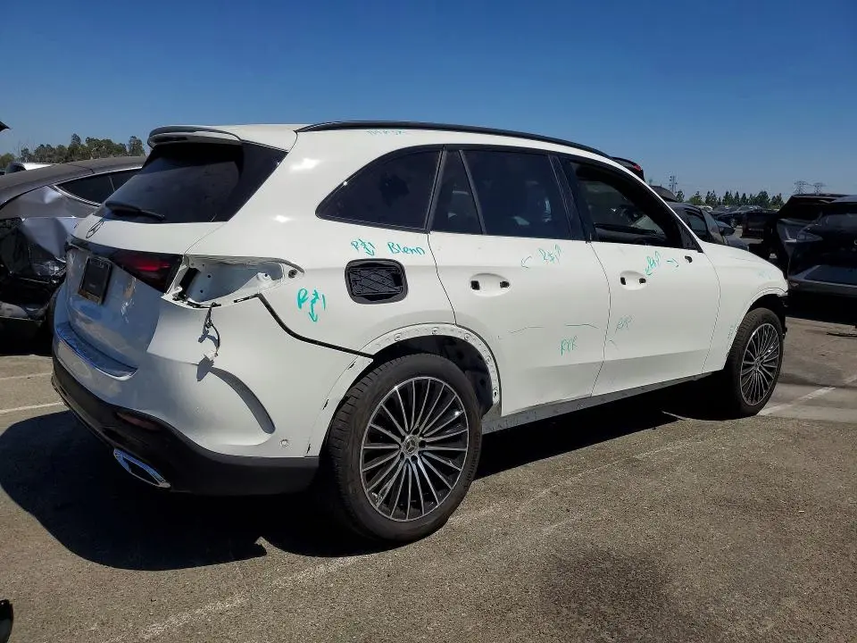 2026 MERCEDES-BENZ GLC 300  