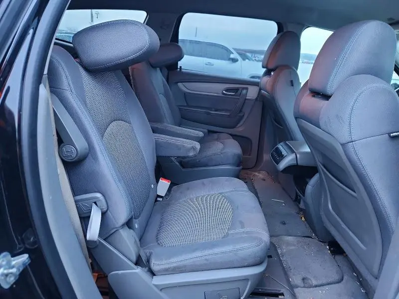 2016 CHEVROLET TRAVERSE LT  