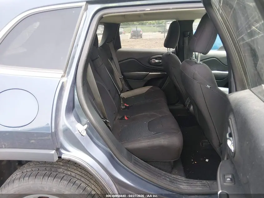 2019 JEEP CHEROKEE LATITUDE FWD