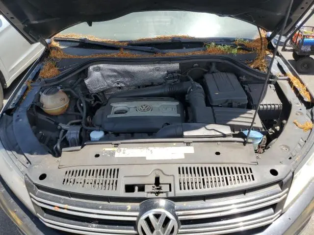 2013 VOLKSWAGEN TIGUAN S  