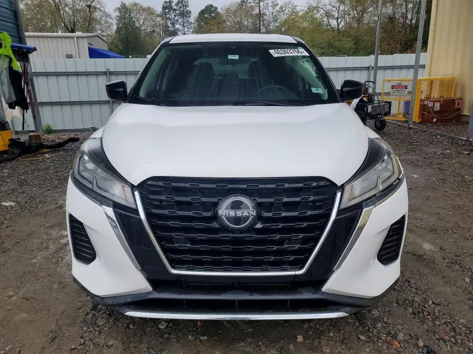 2022 NISSAN KICKS S  