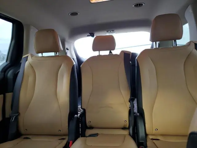 2023 KIA CARNIVAL LX  
