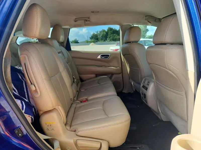 2017 NISSAN PATHFINDER SL  