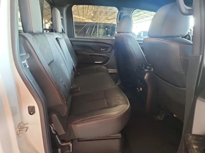 2024 NISSAN TITAN PRO-4X  