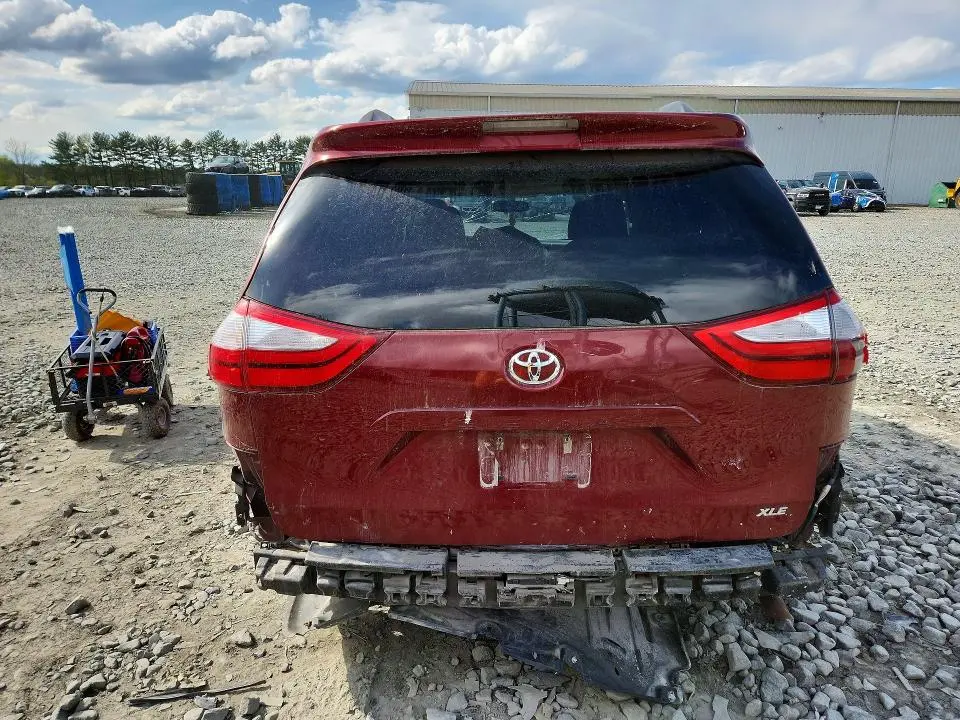 2015 TOYOTA SIENNA XLE 8-PASSENGER  