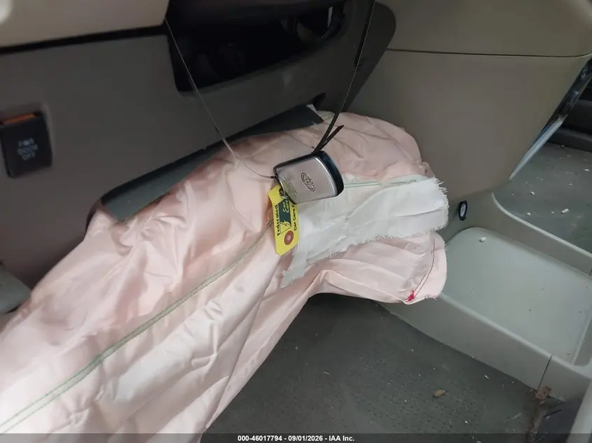 2020 TOYOTA SIENNA XLE