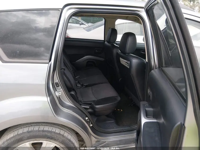 2013 MITSUBISHI OUTLANDER SE