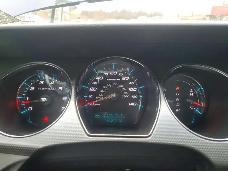 2011 FORD TAURUS SEL  