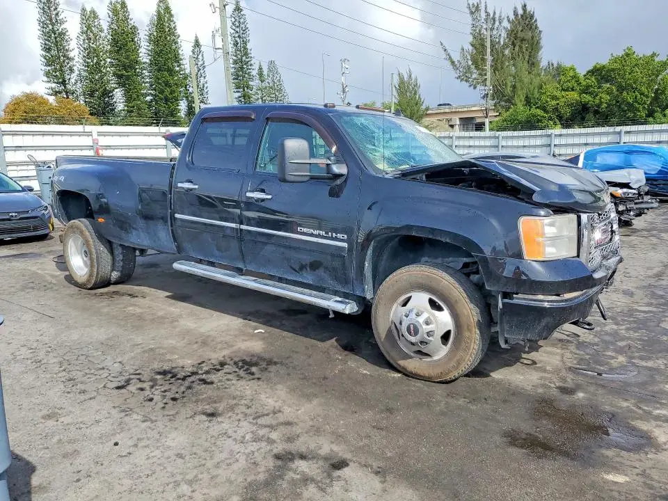 2013 GMC SIERRA K3500 DENALI  