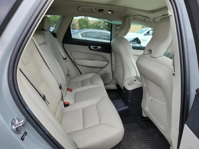 2024 VOLVO XC60 PLUS  