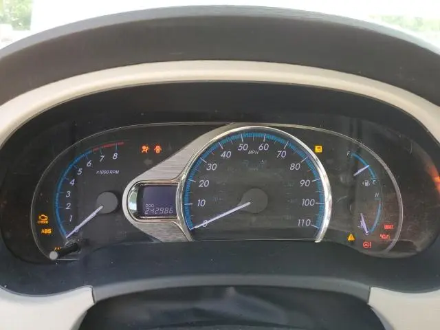 2011 TOYOTA SIENNA XLE  