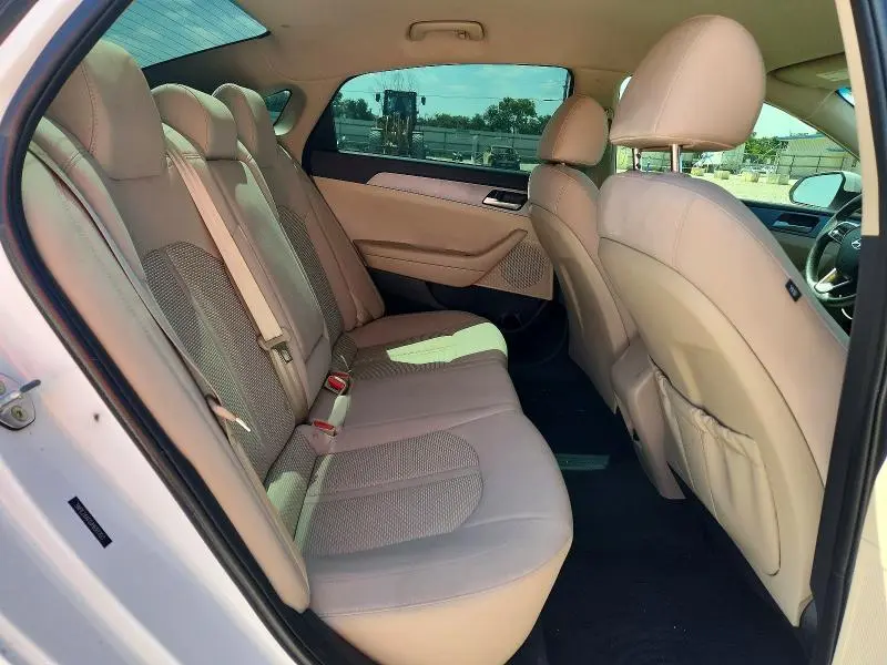 2018 HYUNDAI SONATA SE  